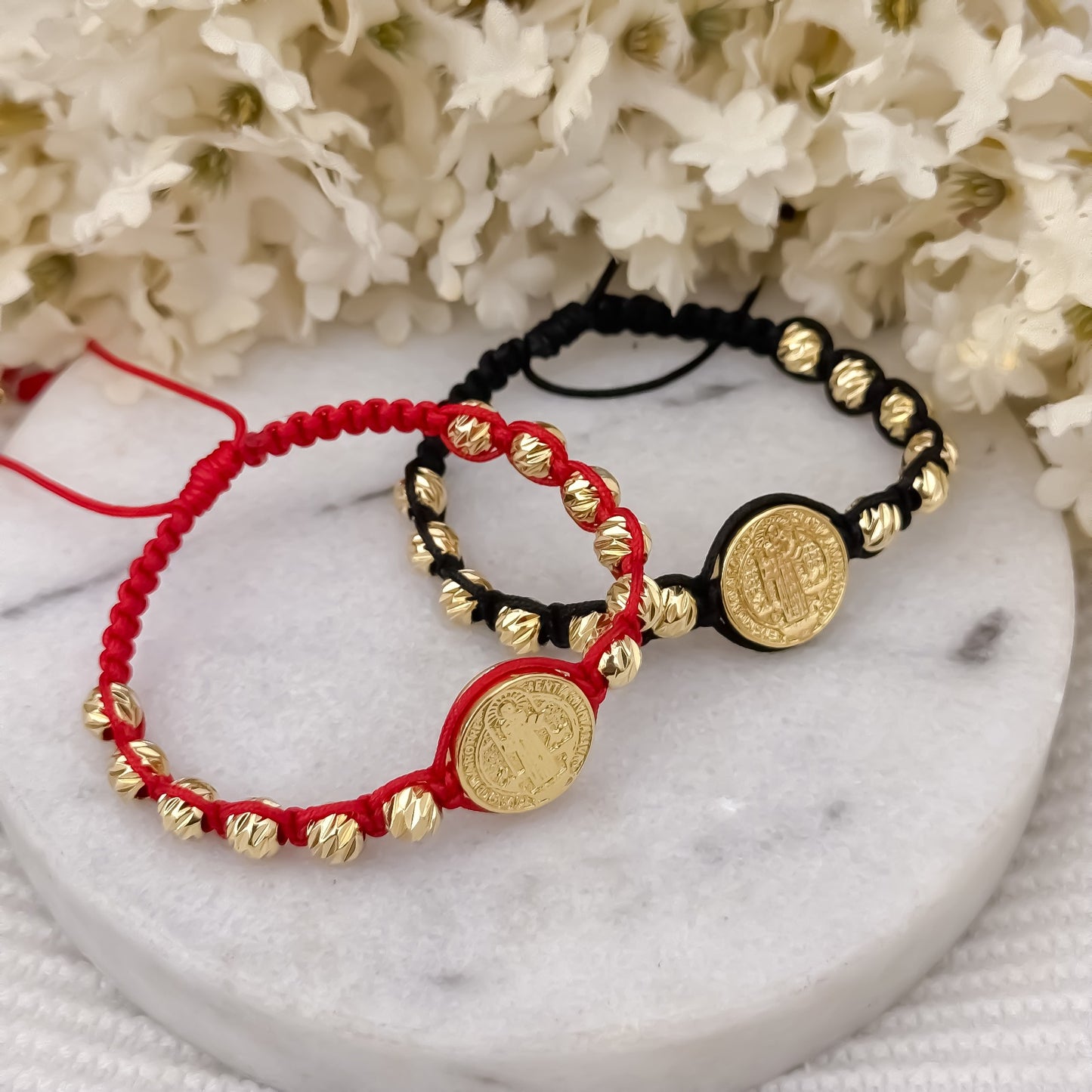 Promocion de 2 Pulseras de San Benito Protección con Balin Italiano de 6mm en Oro Laminado 18k con Garantia de por vida