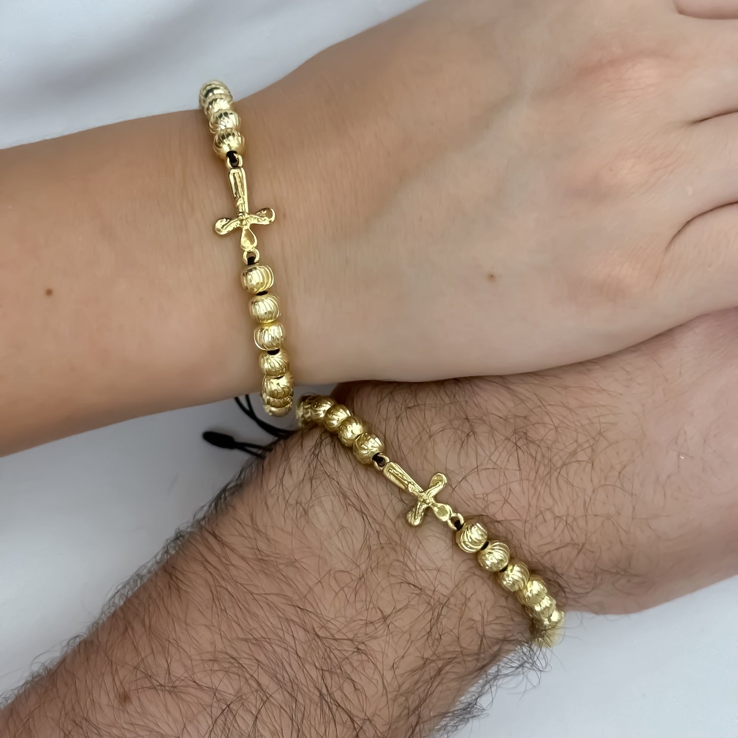 Promocion de 2 Pulseras para Parejas Cruz Madero Protección en Balin Nuevo italiano Nuevo Labrado en Oro Laminado 18k con Garantía de por vida
