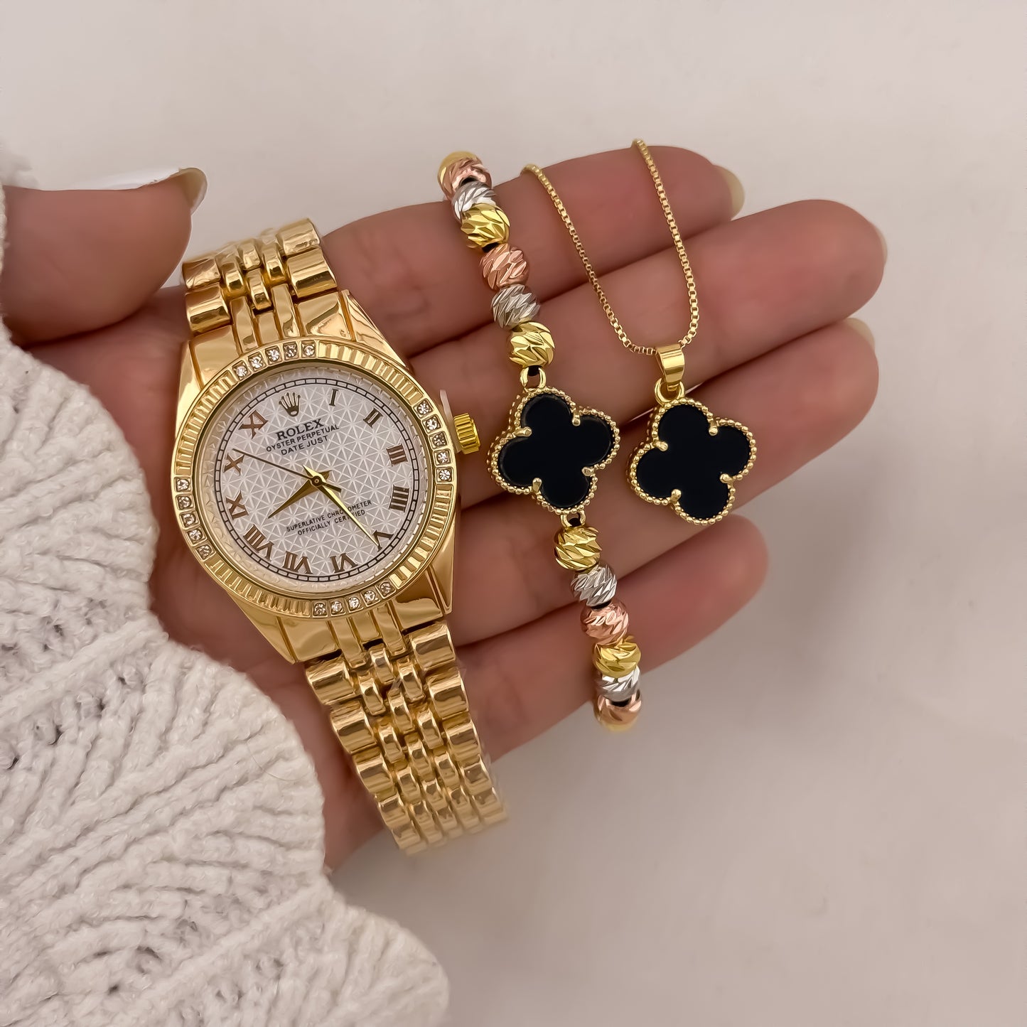 Cadena Tejido Veneciano de 45cm de 2mm + Van Cleef Negro + Pulseras de 3 Oros con Herraje Van Cleef + Reloj Rolex de Dama en Oro Laminado 18k con Garantia de por vida