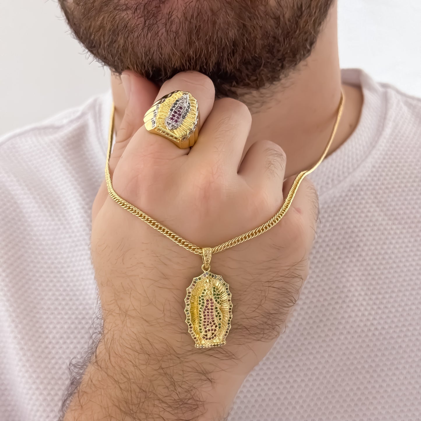 Cadena Cubana de 60cm de 3mm + Virgen de Guadalupe Tallada de Colores + Anillo Virgen de Guadalupe Talla con Micro circones Cristales de Colores en Oro Laminado 18k con Garantia de por vida