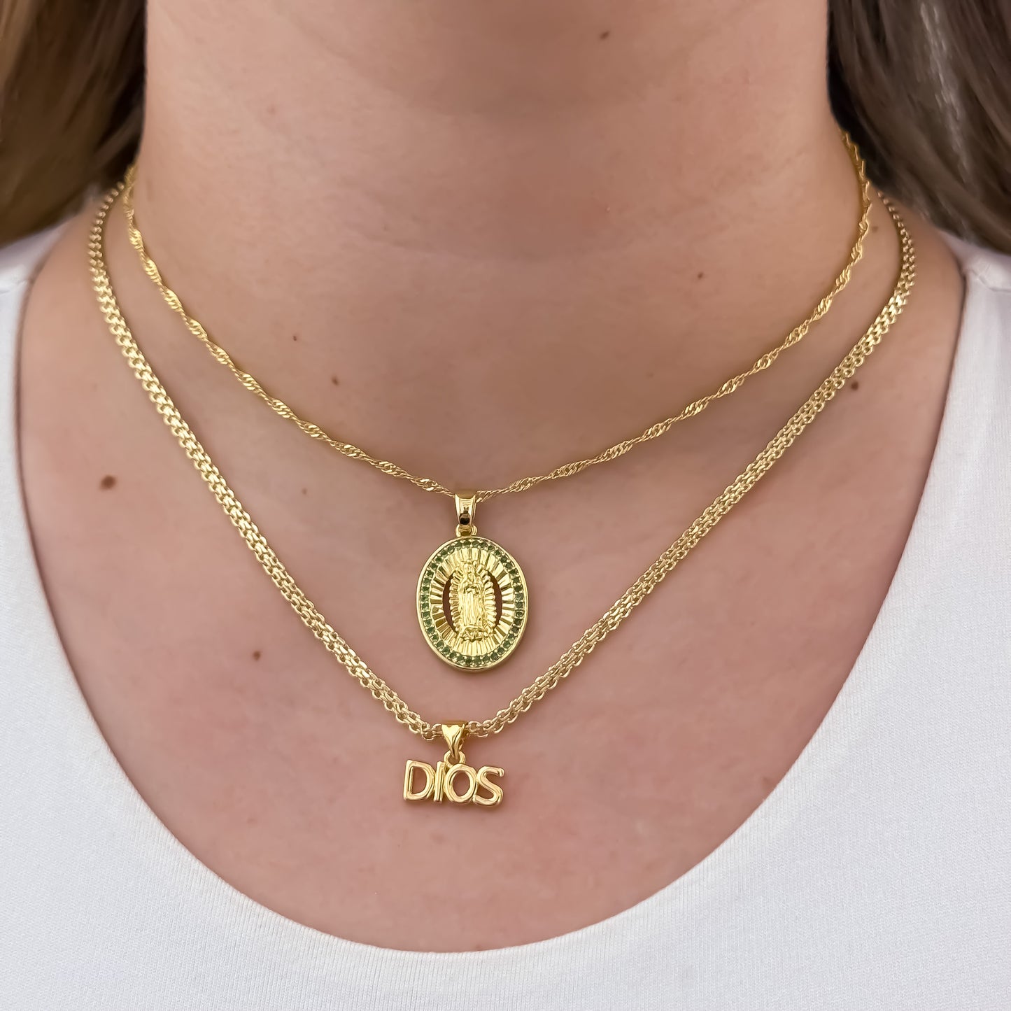 Choker de Dama Cadena Tejido Chino de Dama de 45cm de 3mm + Dije Dios + Cadena Singapur de Dama de 45m + Virgen de Guadalupe Con Micro Circones Verde en Oro Laminado 18k con Garantía de por vida