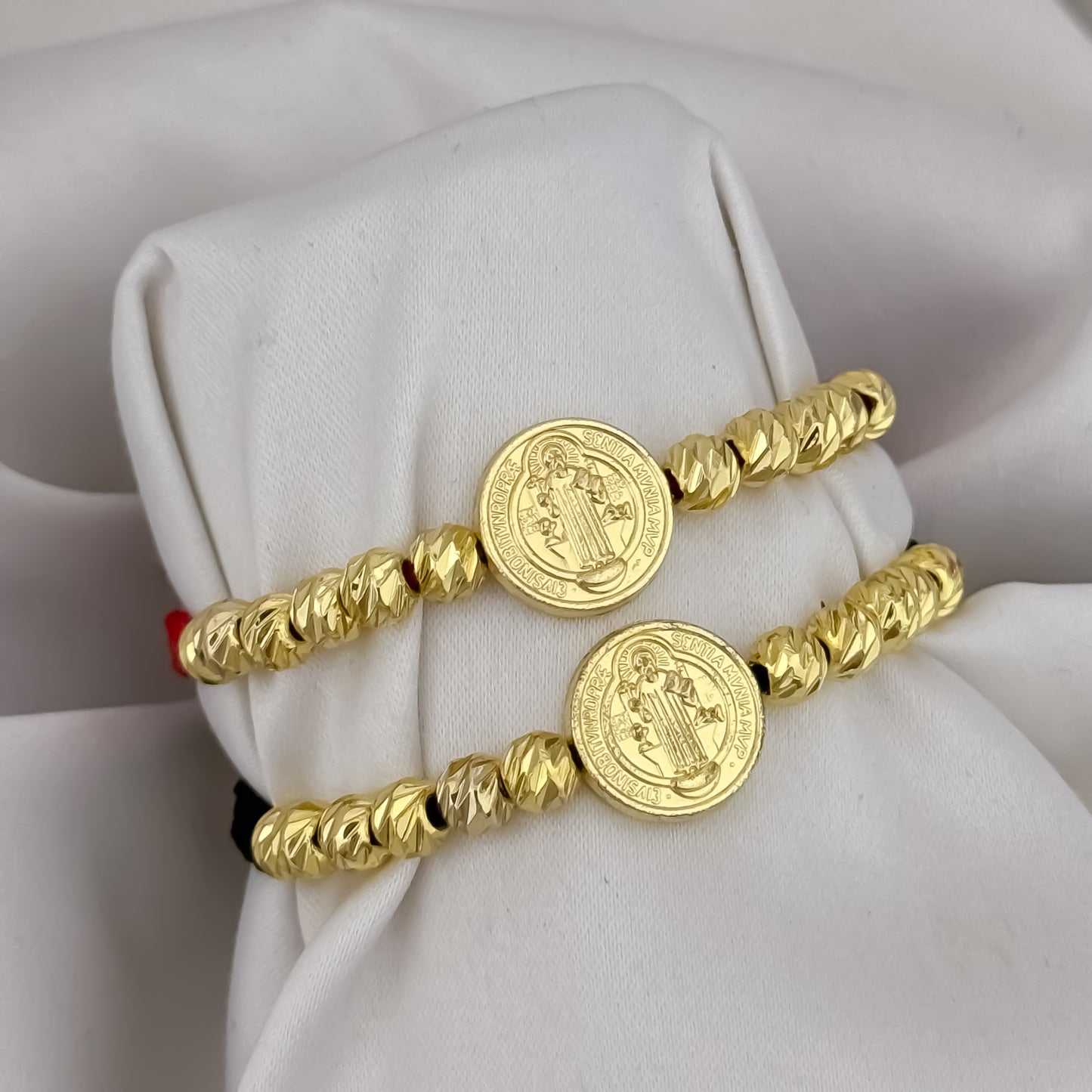 Promoción de 2 Hilos Rojos de San Benito Protección en Balin Italiano de 6mm en Oro laminado 18k con Garantia de por vida