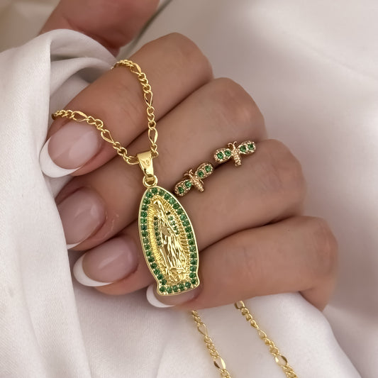 Cadena Tejido Catier de Dama de 45cm + Virgen de Guadalupe con Micro Circones Verde Esmeralda + Topos Mariposa en Oro Laminado 18k con Garantia de por vida