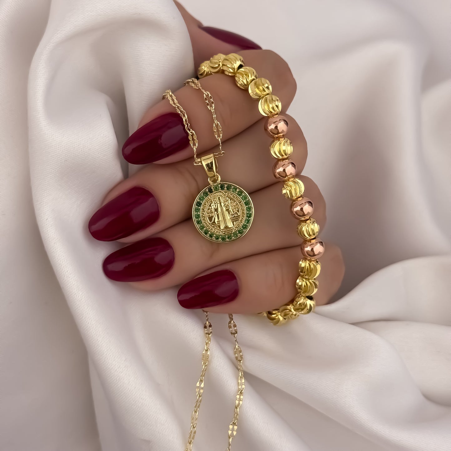 Cadena Tejido Crispeta de 45cm + San Benito Proteccion con Micro Circones Verde Esmeralda + Pulseras Oro Rosa + Balin Italiano 5mm en Oro Laminado 18k con Garantia de por vida