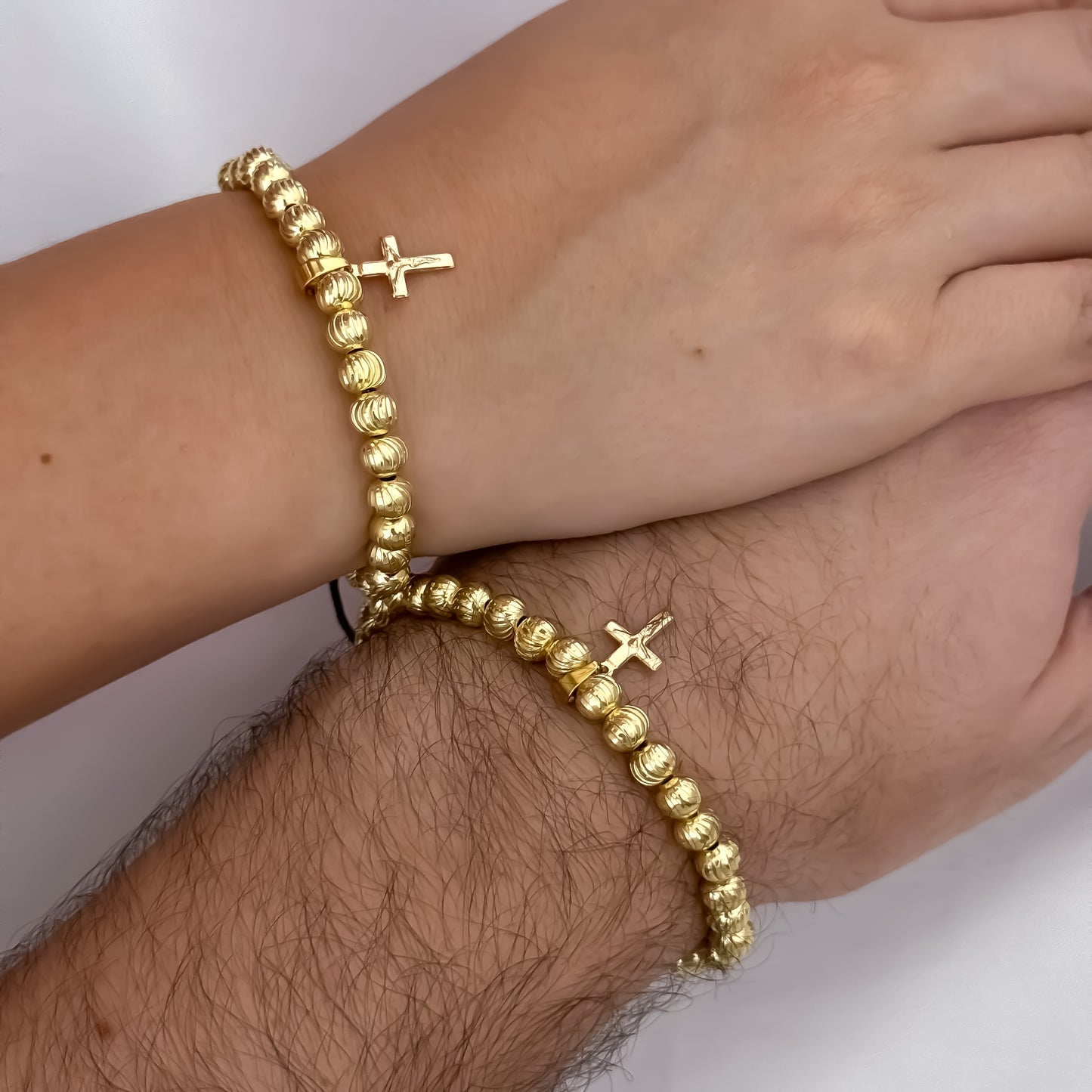 Promocion de 2 Pulseras para Parejas Cruz Madero Protección en Balin Nuevo italiano Nuevo Labrado en Oro Laminado 18k con Garantía de por vida