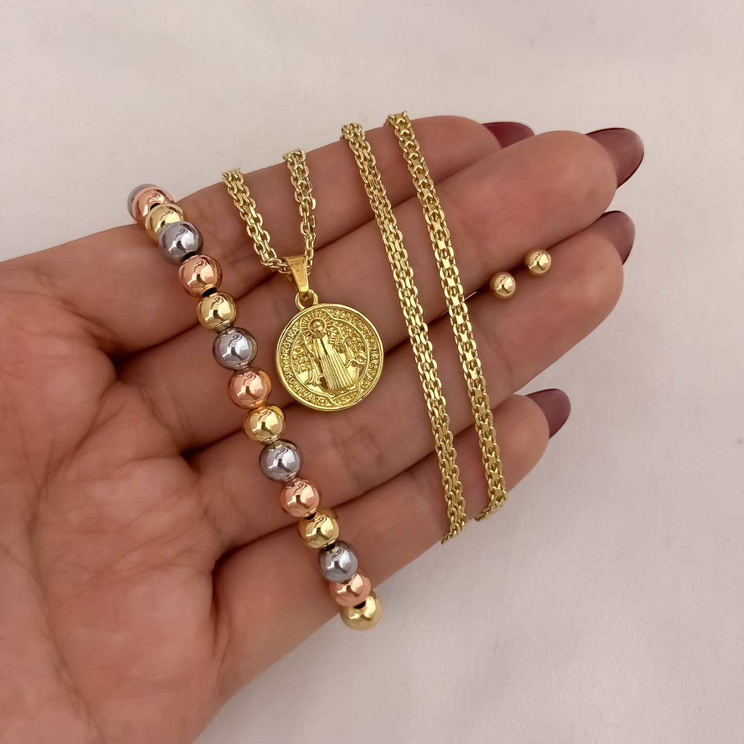 Cadena Tejido Chino de Dama de 45cm de 3mm + San Benito + Topo balin de 4mm + Pulsera de 3 Oros en Balin Liso de 6mm en Oro Laminado 18k con Garantia de por vida