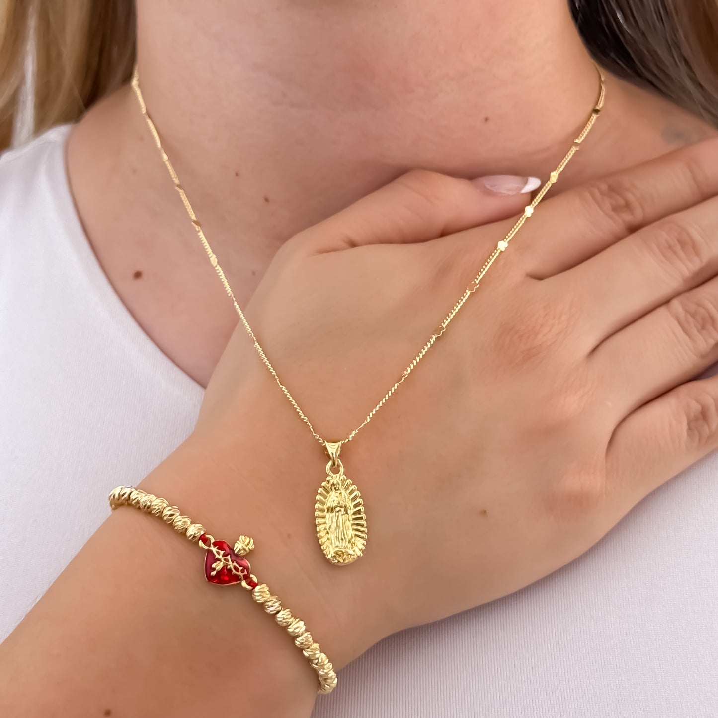 Cadena Tejido Cubana de Dama de 45cm + Virgen de Guadalupe Tallada + Pulsera de Corazon de Jesús Balin Italiano de 4mm en Oro  Laminado 18k con Garantia de por vida