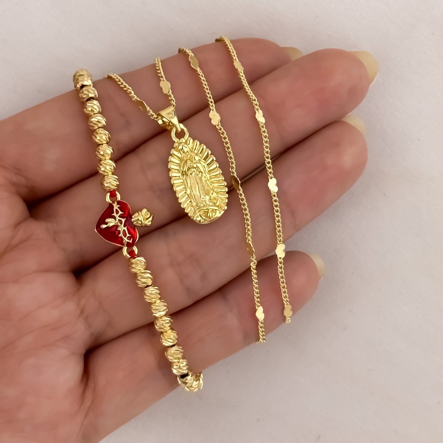 Cadena Tejido Cubana de Dama de 45cm + Virgen de Guadalupe Tallada + Pulsera de Corazon de Jesús Balin Italiano de 4mm en Oro  Laminado 18k con Garantia de por vida