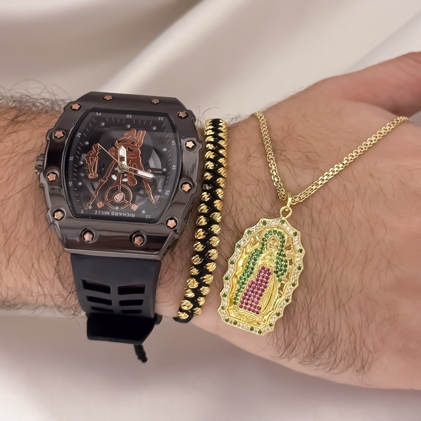 Cadena Tejido Chino de Hombre de 60cm de 3mm + Virgen de Guadalupe Tallada Circones Verde + Pulsera Doble Carril Balin Italiano de 4mm + Reloj Richard en Oro Laminado 18k con Garantia de por vida