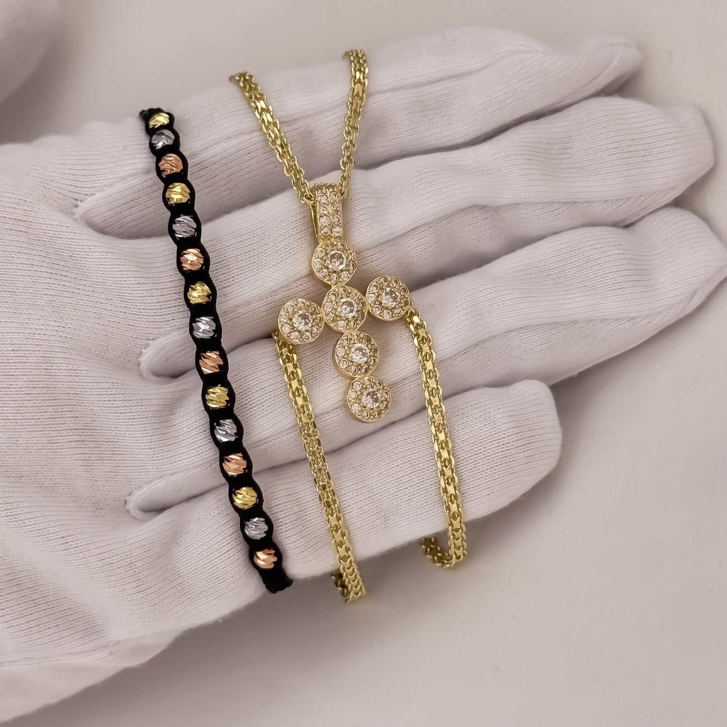 Cadena Tejido Chino de Dama de 45cm + Cruz con Micro Circones Cristales + Pulseras de 3 Oros en Balin Italiano de 4mm en Oro Laminado 18k Suizo con Garantía de por vida