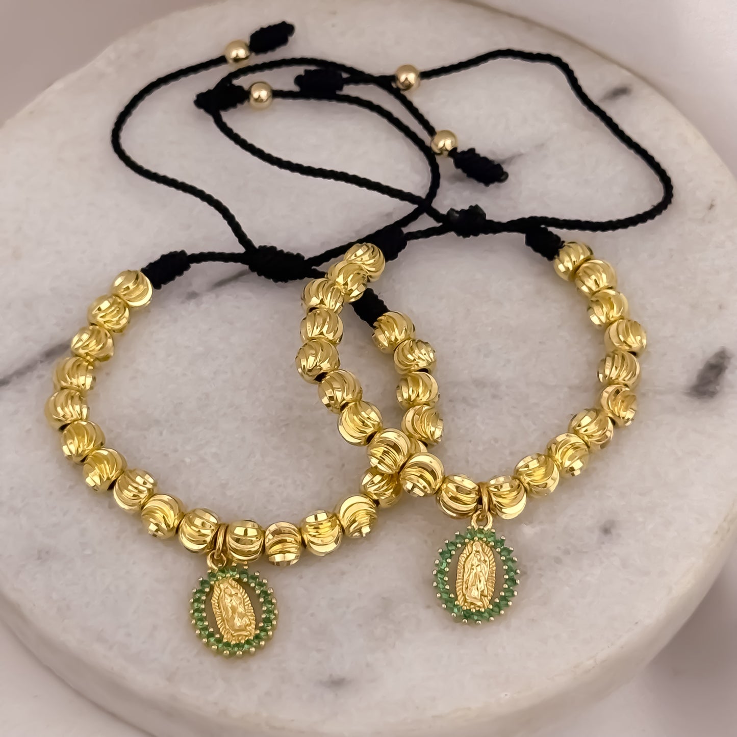 Promoción de 2 Pulseras Para Parejas de Virgen Guadalupe con Micro Circones  Verde Esmeralda en Balin italiano de 6mm en Oro Laminado 18k