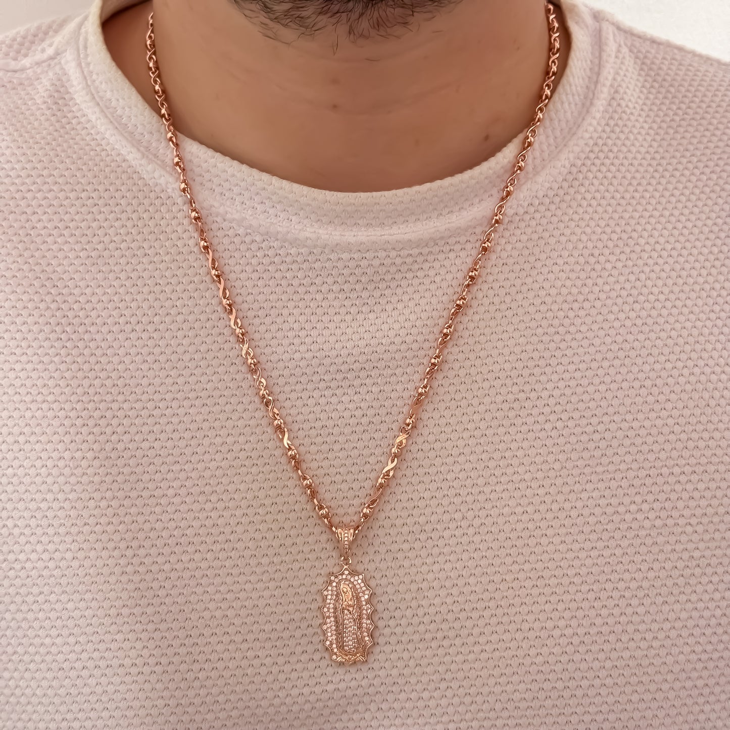 Cadena Tejido Rustico de 60cm de 4mm + Virgen de Guadalupe Tallada en Oro Rosa en Oro laminado 18k con Garantia de por vida