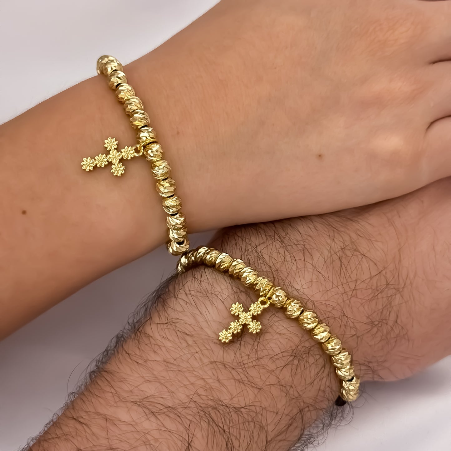 Promoción de 2 Pulseras para Parejas en Balin italiano de 6mm con Dije de Cruz Trebol en Oro Laminado 18k con Garantia de por vida