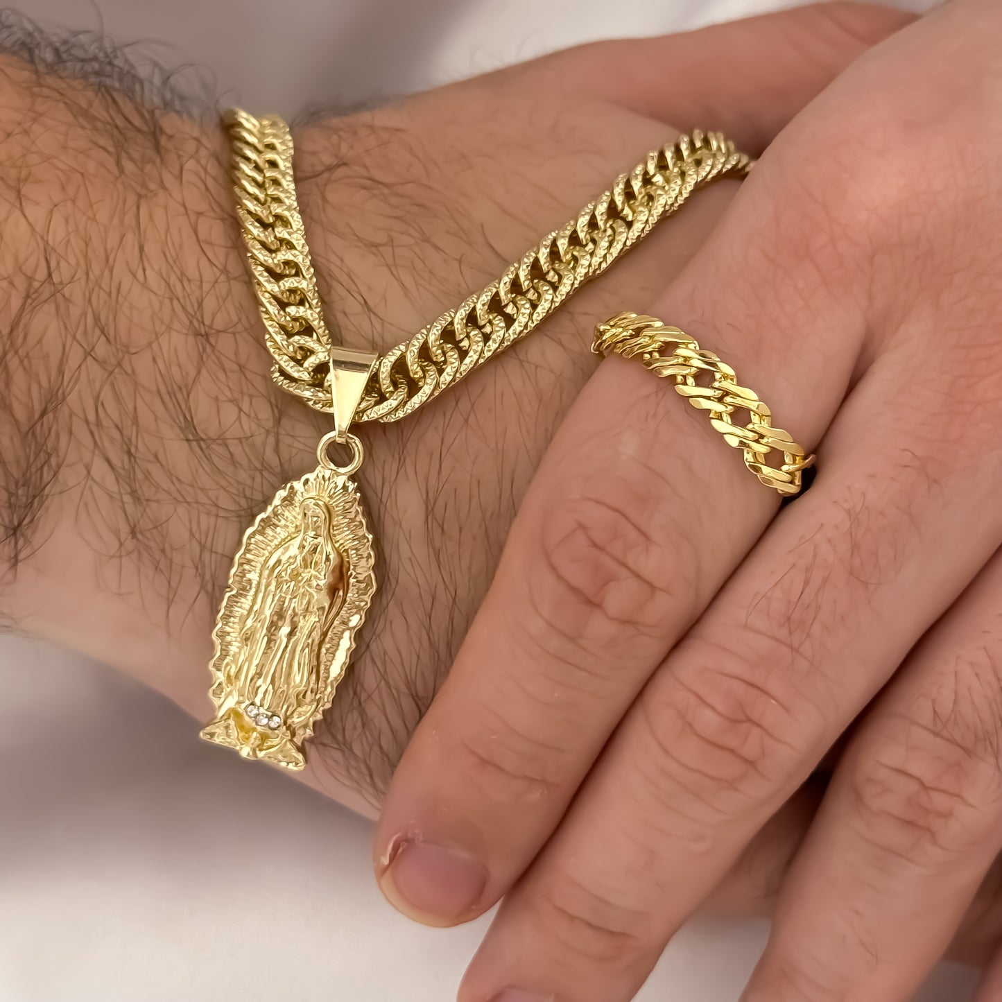 Cadena Tejido Cubana Continuar de 60cm de 5mm + Virgen de Guadalupe Tallada + Anillo Tejido Cubana Continua en Oro Laminado 18k con Garantia de por vida