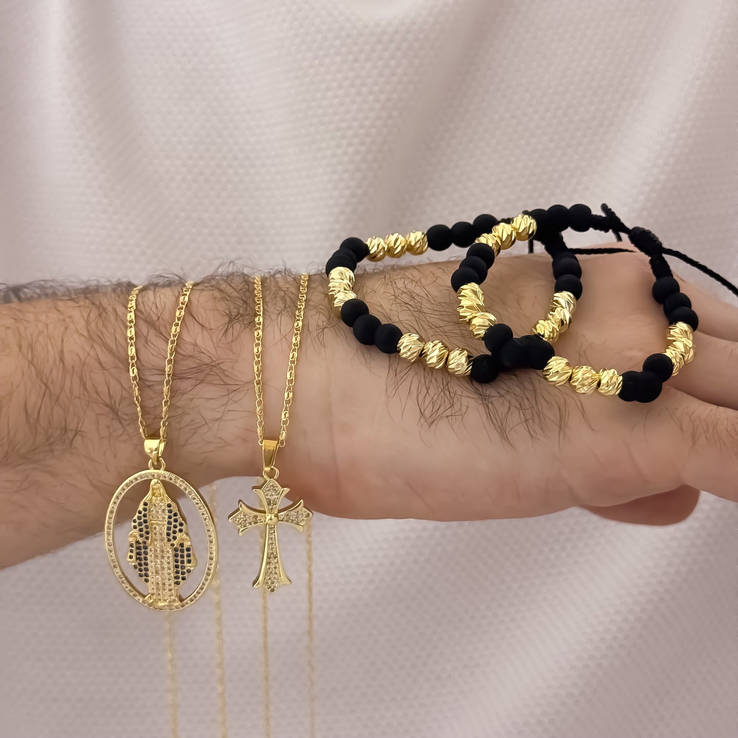 Promocion de Cadenas para Parejas en Tejido Caracol  Dama de 45cm + Virgen + Hombre de 60cm + Cruz Trebol + 2 Pulseras Balin Italiano de 6mm con Neopreno en Oro Laminado 18k con Garantia de por vida