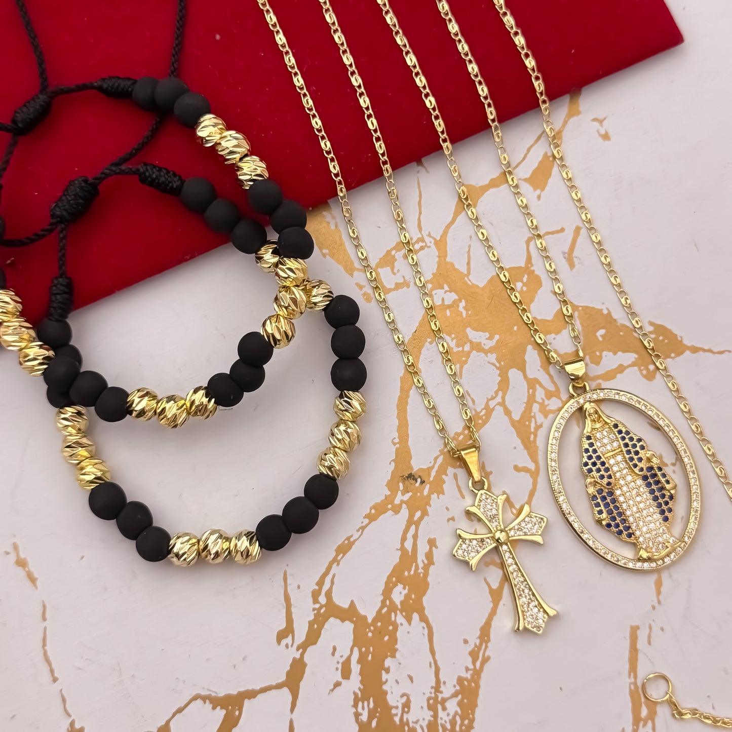 Promocion de Cadenas para Parejas en Tejido Caracol  Dama de 45cm + Virgen + Hombre de 60cm + Cruz Trebol + 2 Pulseras Balin Italiano de 6mm con Neopreno en Oro Laminado 18k con Garantia de por vida