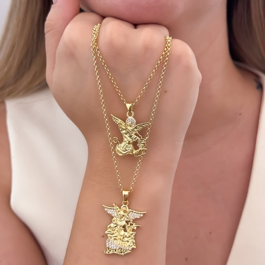 Promoción de 2  Cadenas para Parejas en Tejido de Aros de Hombre de 60cm + Cadena de Dama de 45cm + Dije de San Miguel Arcángel Protección  en Oro Laminado 18k con Garantía de por vida