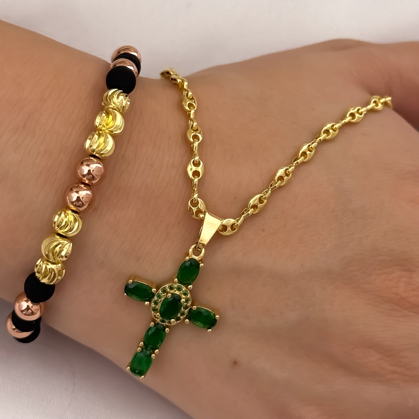 Cadena Tejido Gucci de Dama de 45cm de 3mm + Virgen de Cruz  Verde Esmeralda + Pulseras en Oro Rosa + Balin Italiano en Oro Laminado 18k con Garantia de por vida