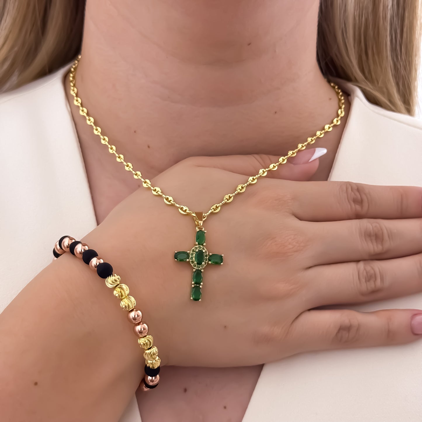 Cadena Tejido Gucci de Dama de 45cm de 3mm + Virgen de Cruz  Verde Esmeralda + Pulseras en Oro Rosa + Balin Italiano en Oro Laminado 18k con Garantia de por vida