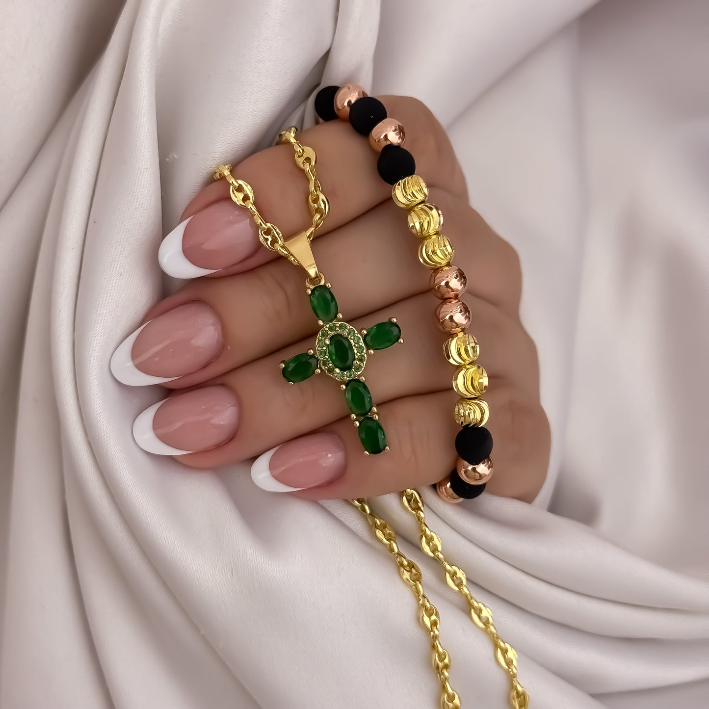 Cadena Tejido Gucci de Dama de 45cm de 3mm + Virgen de Cruz  Verde Esmeralda + Pulseras en Oro Rosa + Balin Italiano en Oro Laminado 18k con Garantia de por vida