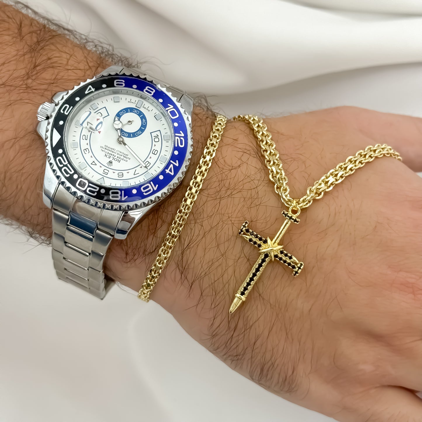 Conjunto Tejido Chino Cadena de 60cm de 4mm + Cruz Clavo + Pulsera Chino + Reloj Rolex Replica 1.1 en Oro Laminado 18k con Garantia de por vida